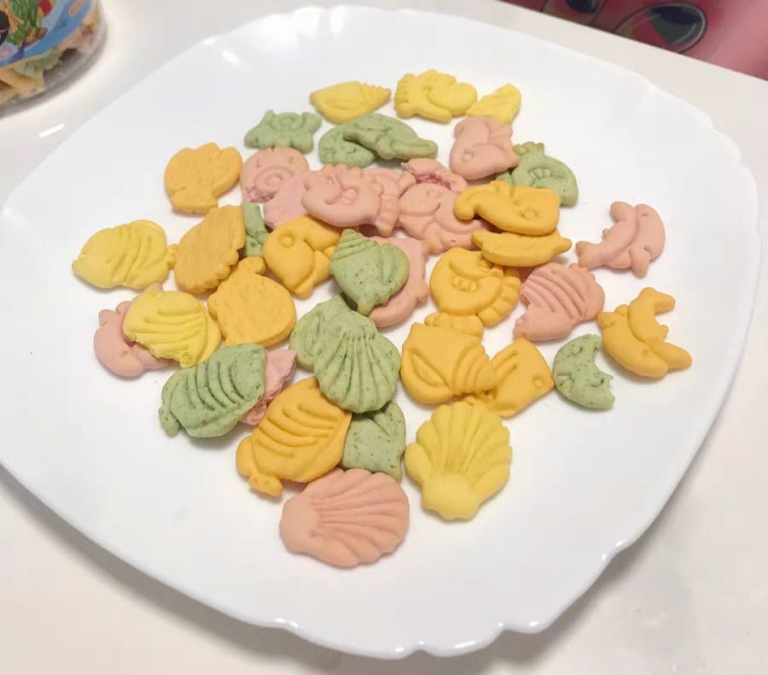 多形状的饼干很有趣