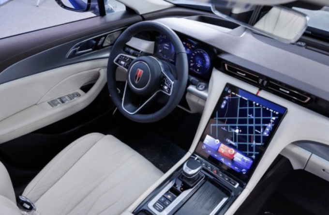 红旗轿车怎么样 独具匠心,最美国产中型车,车长近5米,快来一探究竟