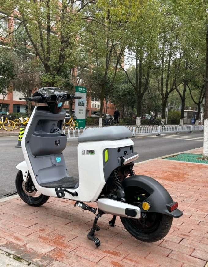 绿源电动车整车怎么样 48v24a锂电池,绿源inno5轻智能骑行_什么值得买