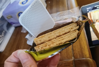 来伊份咸蛋黄酥饼