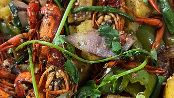 食物 篇四十七：又到了一年一顿的吃小龙虾的季节了！