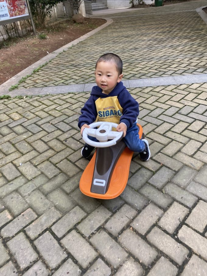 努比扭扭车