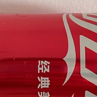 可口可乐经典版谁会不喜欢呢？可以做菜，也可以直接喝，清凉解渴。