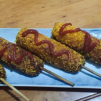 爆浆芝士拉丝热狗棒：韩式网红小吃，让你的味蕾瞬间燃烧！