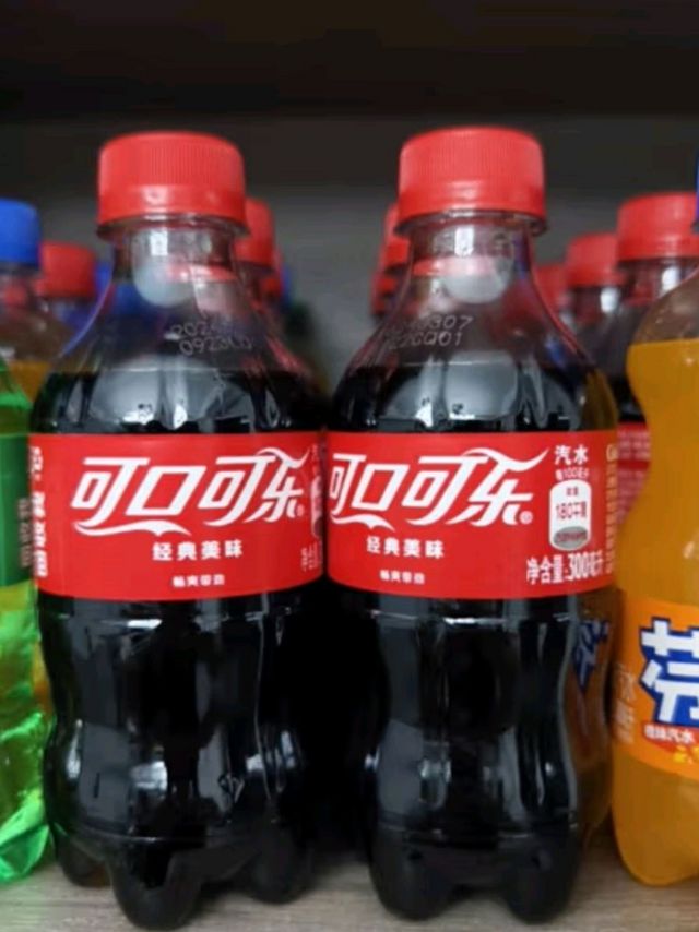 可口可乐（Coca-Cola）迷你可乐汽水碳酸饮料瓶装小瓶可乐 300mL 24瓶 无糖可乐