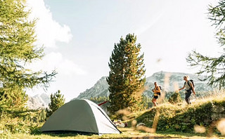 空间舒适的露营帐篷首选迪卡侬。