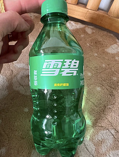 可口可乐（Coca-Cola）雪碧 Sprite 柠檬味 汽水 碳酸饮料 300ml*12瓶 整箱装  