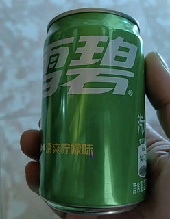 可口可乐（Coca-Cola）雪碧 Sprite 柠檬味 汽水 迷你碳酸饮料 200ml*12罐 整箱装 