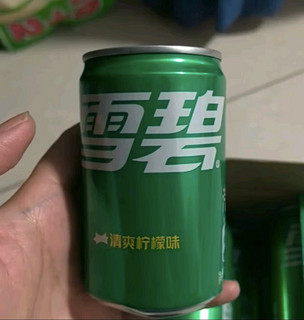 可口可乐（Coca-Cola）雪碧 Sprite 柠檬味 汽水 迷你碳酸饮料 200ml*12罐 整箱装 