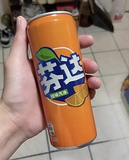 🎉🎉夏日狂欢，可口可乐芬达橙味汽水摩登罐来啦！🥤🥤