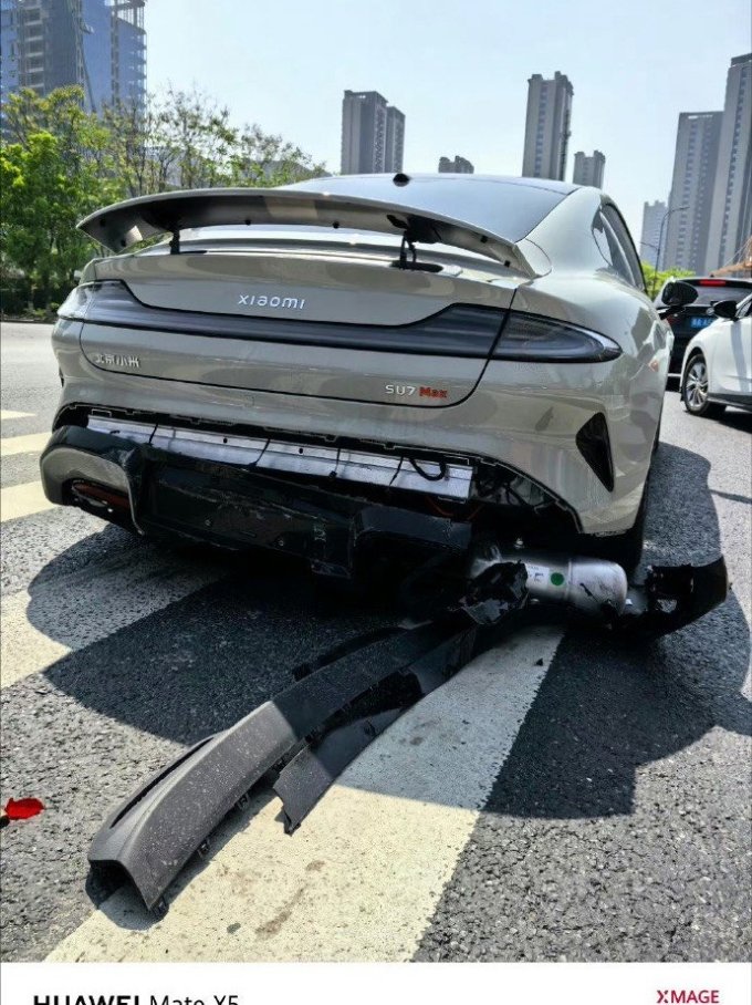 小米su7碰撞测试