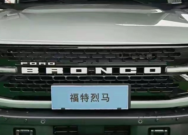 国产福特烈马Bronco越野车：驾驭野性，尽显荣耀