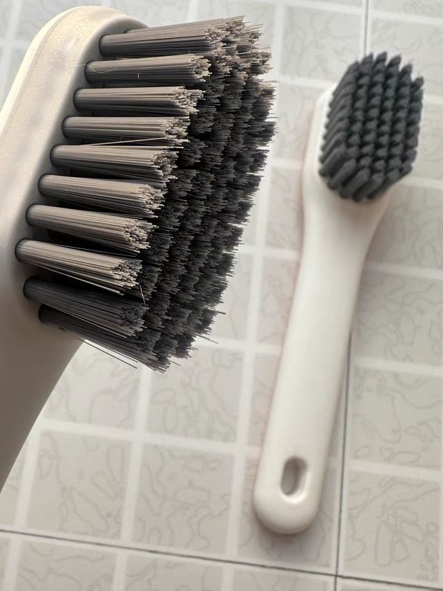 长手柄的刷子