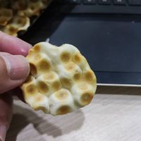每日翻牌翻到0.95元一袋的海玉石头饼还不错