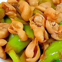 青椒炒肥肠——一次回味无穷的美食之旅