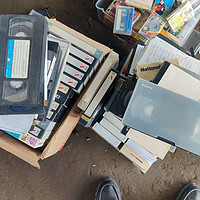 废品站捡垃圾系列！发现一批影像磁带。