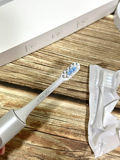 年轻人的第一支电动牙刷，小米T302声波电动牙刷