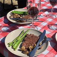 吃肉肉喝红酒，然后在山上美美睡一觉