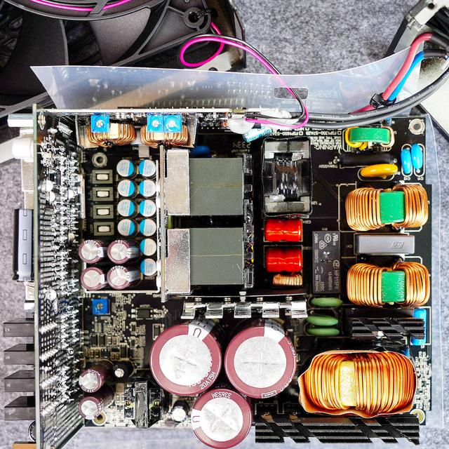 用料快要拉满了！全汉Hydro PTM  PRO 1350W白金电源拆解分享