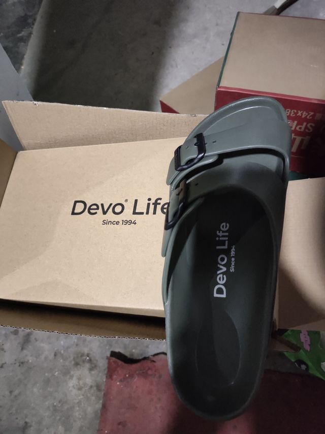 Devo拖鞋