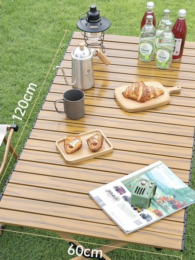 露营有餐桌才有更好的体验