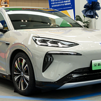 腾势N7豪华SUV：智能、舒适、安全的完美结合，家庭用车首选！