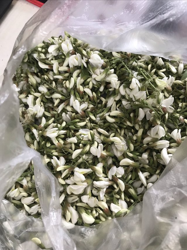 春天的槐花，吃起来满口新鲜