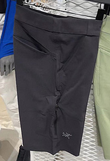 始祖鸟新款软壳短裤，你们觉得哪个颜色好看？