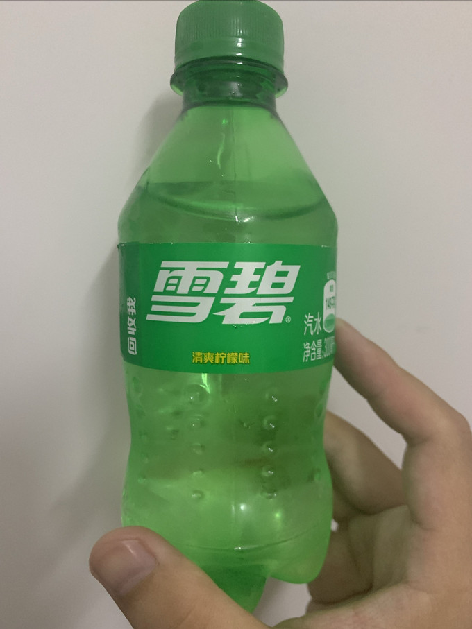 雪碧碳酸饮料