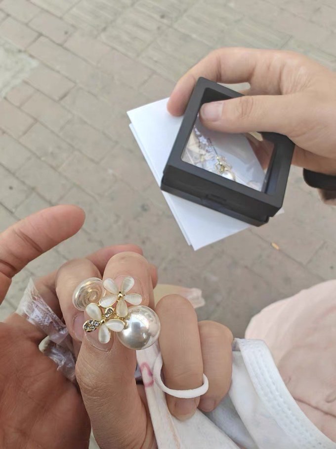 氛围感拿捏的珍珠蚊盘耳饰