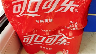 ￼￼可口可乐（Coca-Cola）汽水 碳酸饮料 200ml*12罐  迷你摩登罐 新老包装随机发货￼￼