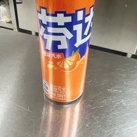 可口可乐（Coca-Cola）芬达Fanta橙味汽水摩登罐碳酸饮料330ml*24罐 整箱装 