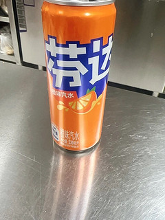 ￼￼可口可乐（Coca-Cola）芬达Fanta橙味汽水摩登罐碳酸饮料330ml*24罐 整箱装 ￼￼