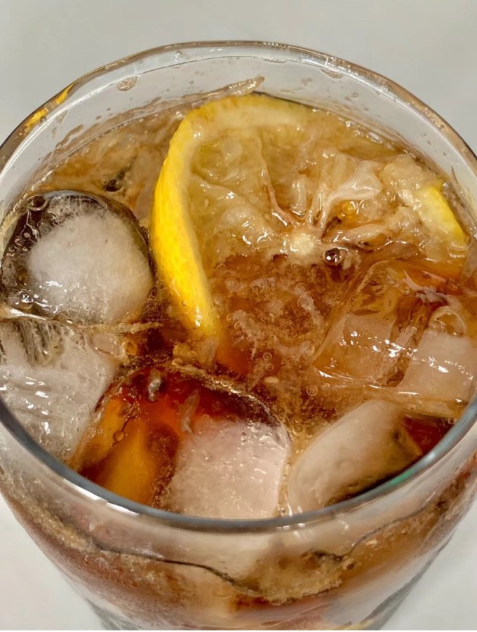 可口可乐配柠檬好喝的可乐柠檬茶