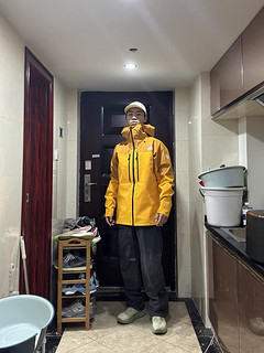 The North Face Pumori冲锋衣