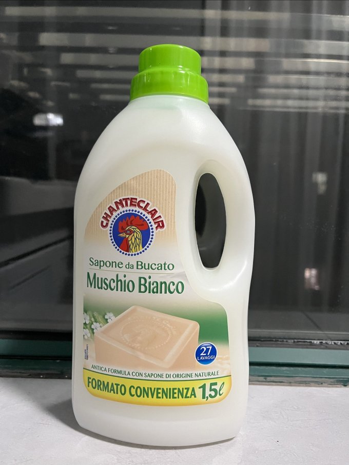 让衣物焕发新生的秘密武器大公鸡天然皂液洗衣液