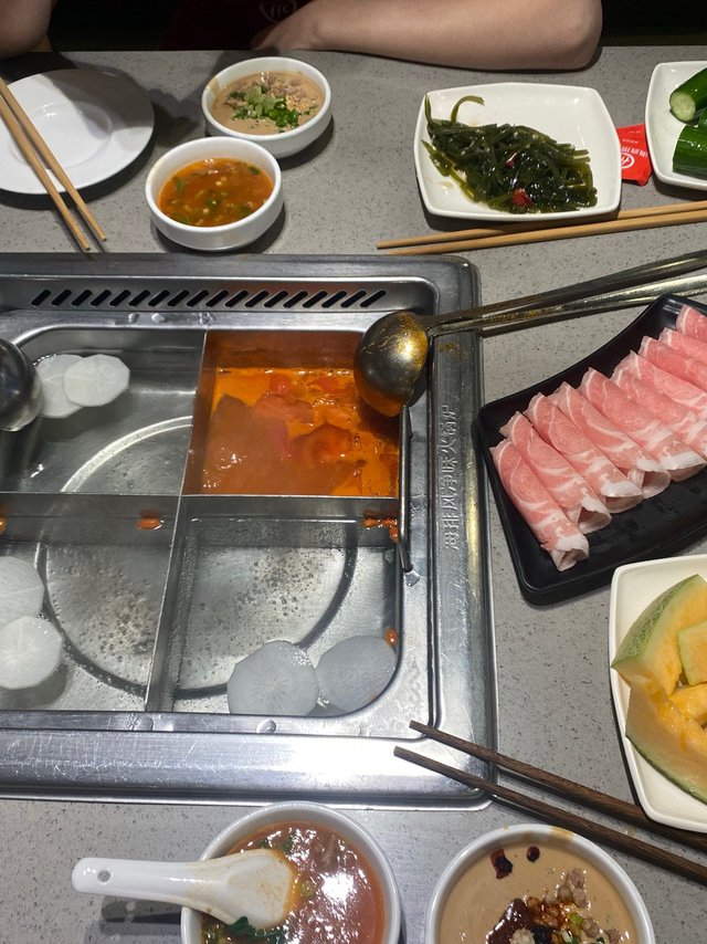 忙碌一周别忘了周末带家人来吃顿海底捞