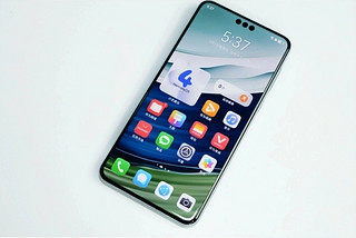 国内很多普通消费者应该还是会选择华为新旗舰，毕竟多个渠道中iPhone15 Pro Max售价都在下跌！