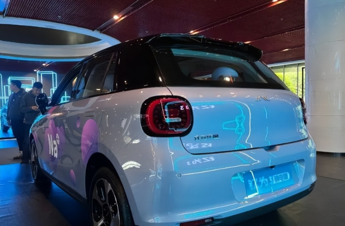 江淮钇为3这款纯电动车,"现代复古范"能否吸引你的眼球!