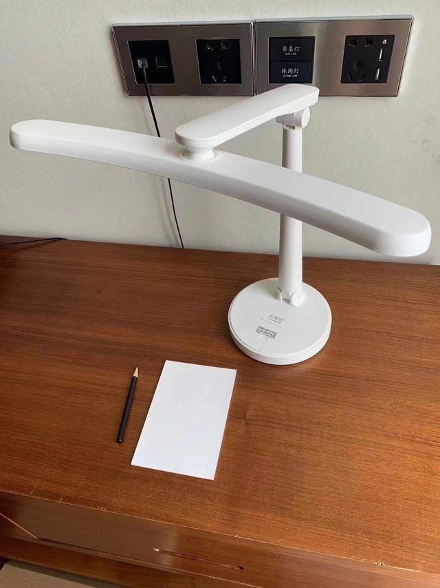 终于找到了平价又好用的护眼灯