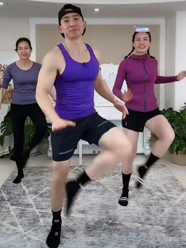 我想知道现在还有人看刘畊宏吗