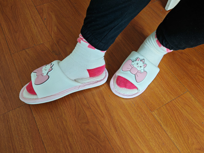 细细条女式拖鞋