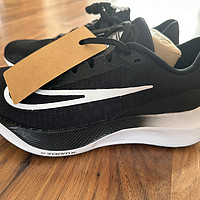 Nike zoom fly5 起步就是 5厘米的增高