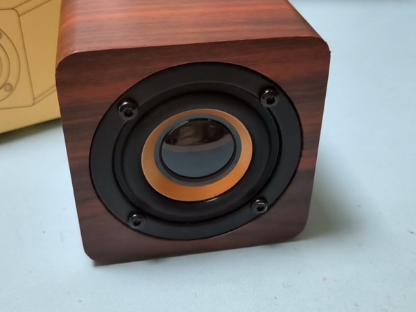 9.9的蓝牙小音箱实在太香了！