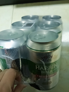 哈尔滨牌的小麦啤酒