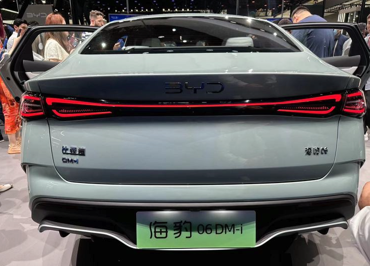 2024北京车展：比亚迪海豹06 DM-i亮相