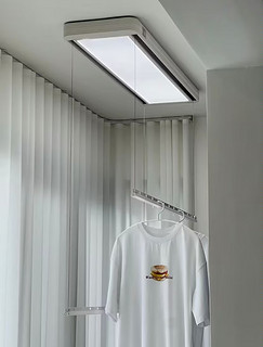 极简黑白阳台100十电动晾衣架的幸福感