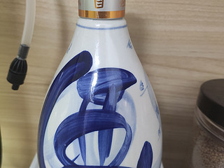 青花汾的瓶子真像艺术品