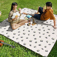 这款户外野餐垫还有防潮的功能，好用