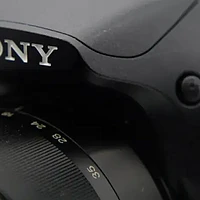 数码好物测评推荐 篇十七：索尼最奇葩相机，一台假装单反的微单